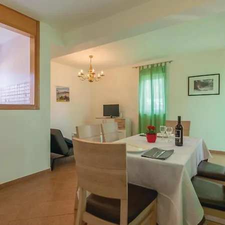 2 Bedroom Beautiful In *